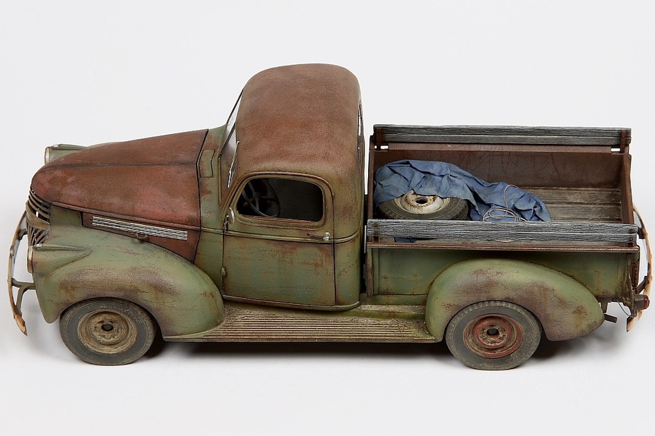 1941 Chevy Pickup, Scale 1:24 Small 2