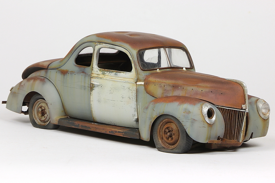Derelict '40 Ford Coupe Small 4