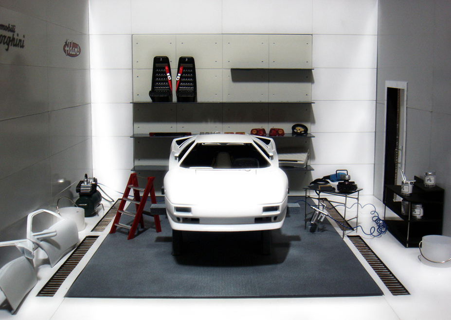 Lamborghini Garage Diorama Small 13